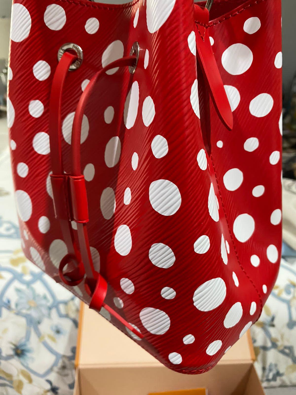 2023 Louis Vuitton Yayoi Kusama Red Epi Polkadot NeoNoe BB Bucket Bag For Sale 7