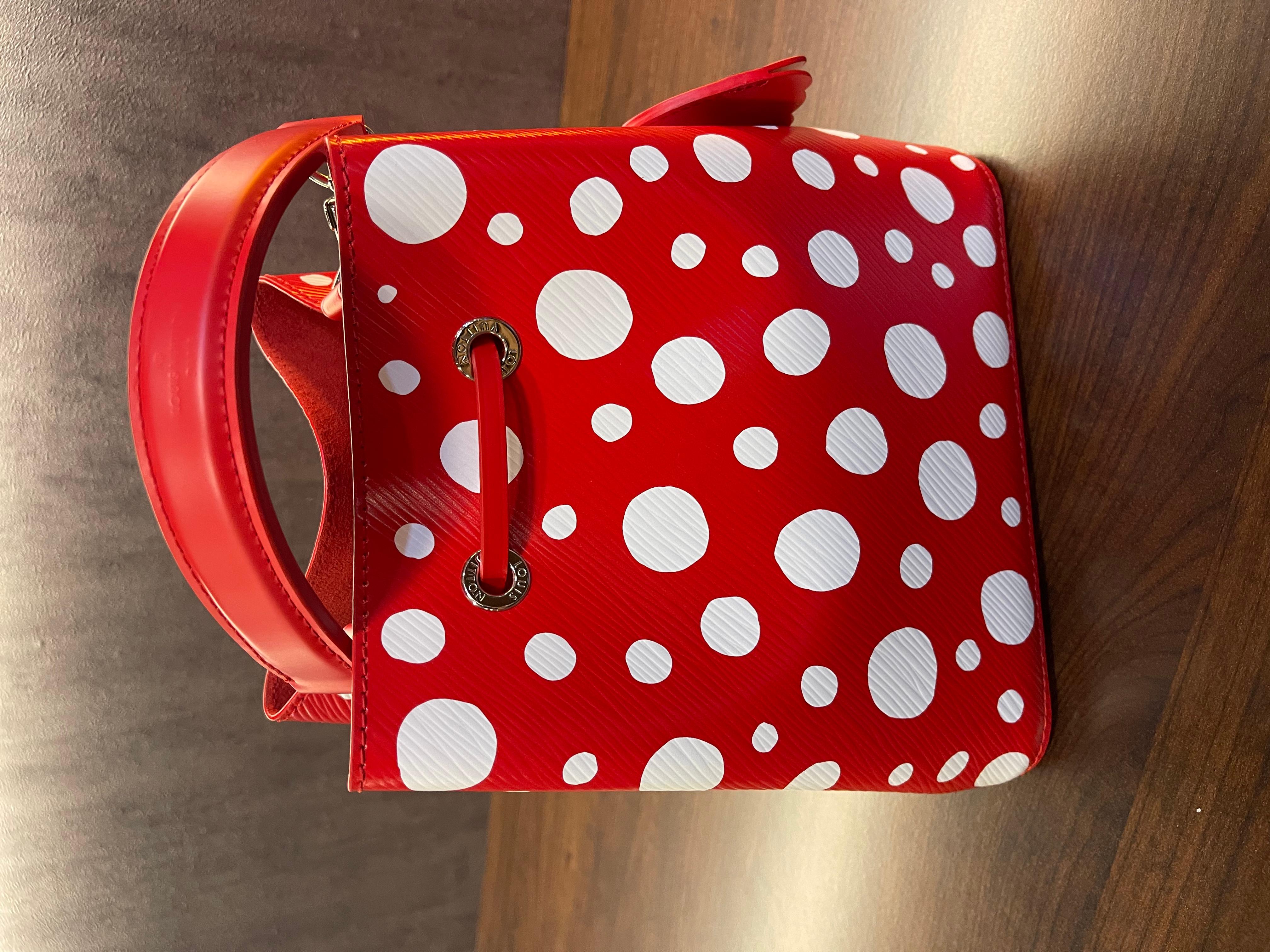 2023 Louis Vuitton Yayoi Kusama Red Epi Polkadot NeoNoe BB Bucket Bag For Sale 2