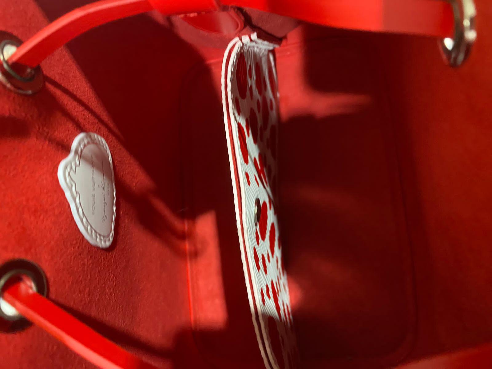 2023 Louis Vuitton Yayoi Kusama Red Epi Polkadot NeoNoe BB Bucket Bag For Sale 4
