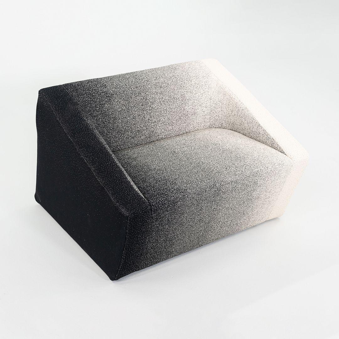 2023 Marc Thorpe für Moroso Blur Loungesessel in Blurring-Stoff im Angebot 1
