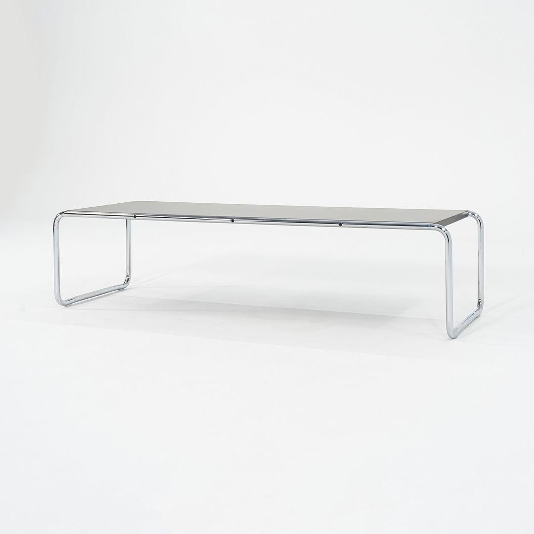 Moderne 2023 Marcel Breuer pour Knoll Table basse Laccio en noir en vente