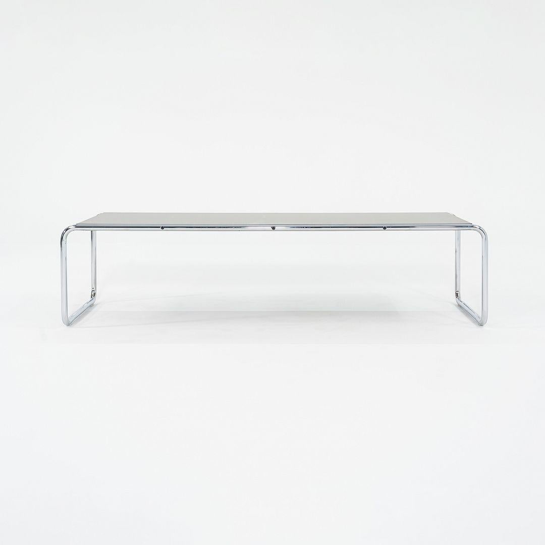 XXIe siècle et contemporain 2023 Marcel Breuer pour Knoll Table basse Laccio en noir en vente