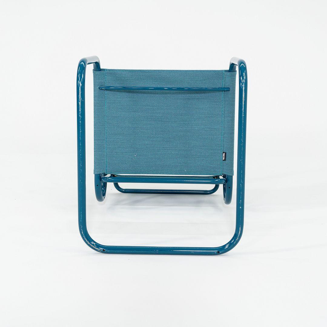 2023 Marcel Breuer per Tecta D40 Poltrona da pranzo con tessuto e struttura blu in vendita 3
