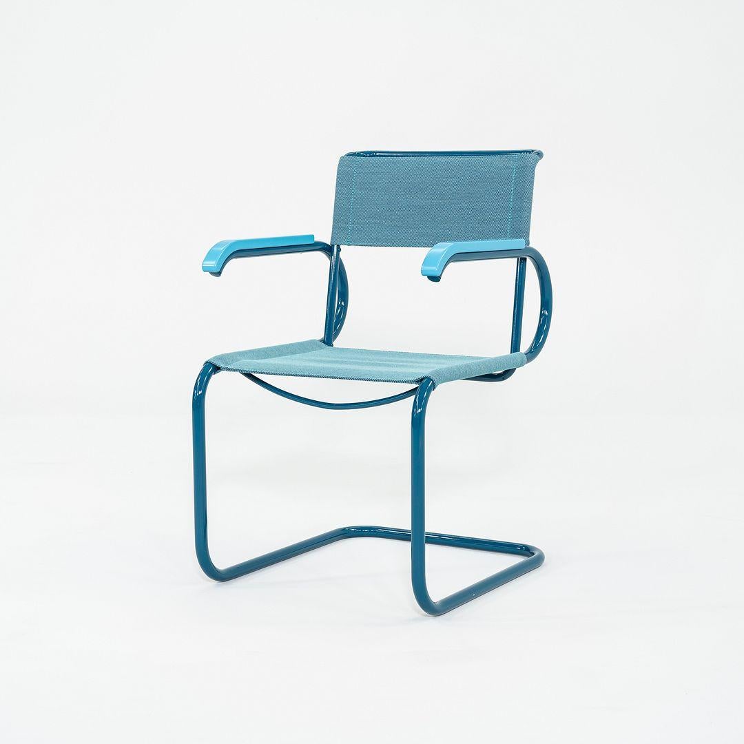 Moderno 2023 Marcel Breuer per Tecta D40 Poltrona da pranzo con tessuto e struttura blu in vendita