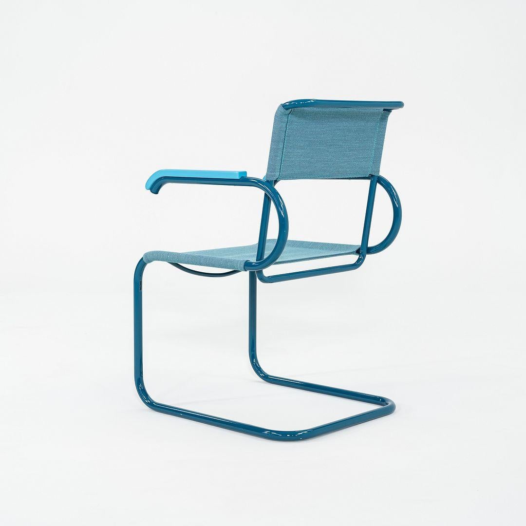 XXI secolo e contemporaneo 2023 Marcel Breuer per Tecta D40 Poltrona da pranzo con tessuto e struttura blu in vendita