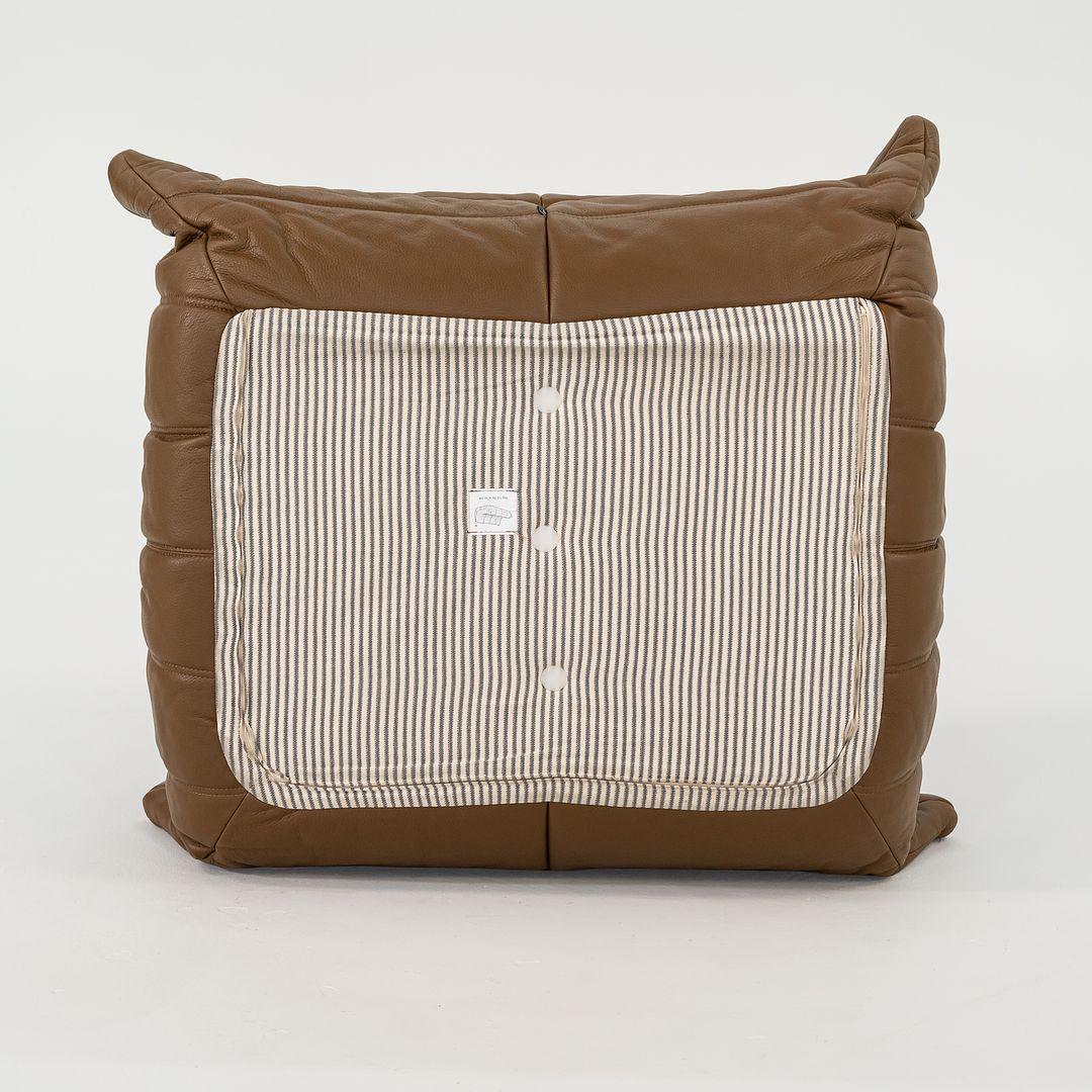 2023 Michel Ducaroy para Ligne Roset Otomana con reposapiés TOGO de piel Kyoto Tela en venta