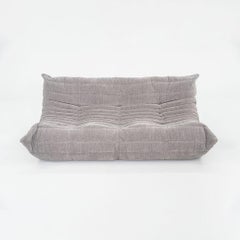 2023 Michel Ducaroy für Ligne Roset Togo Dreisitziges Sofa aus Lhuis Gris Stoff