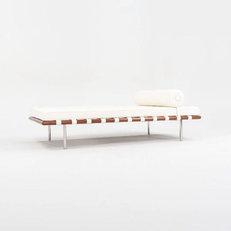 2023 Mies van der Rohe for Knoll Barcelona Daybed in White Leather, Model 258L In Excellent Condition For Sale In Philadelphia, PA