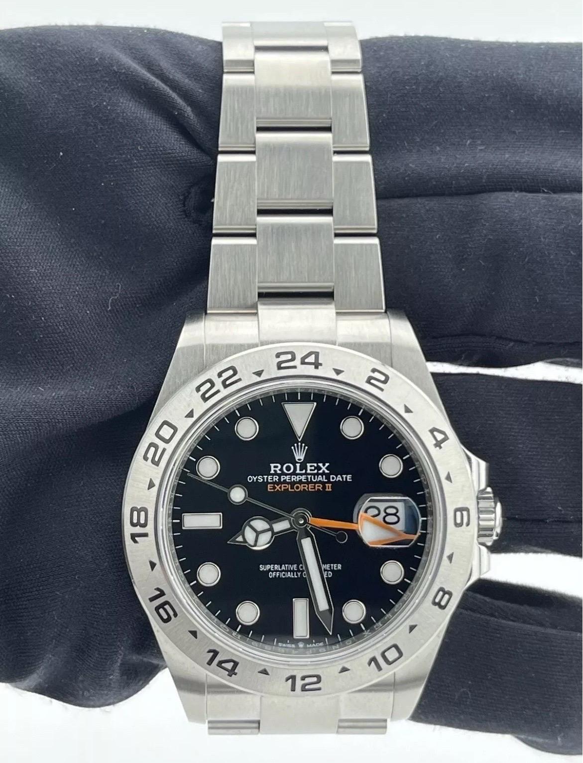 2023 MINT Rolex Explorer II 42mm 226570 Steel Black Dial Automatic Watch en vente 6