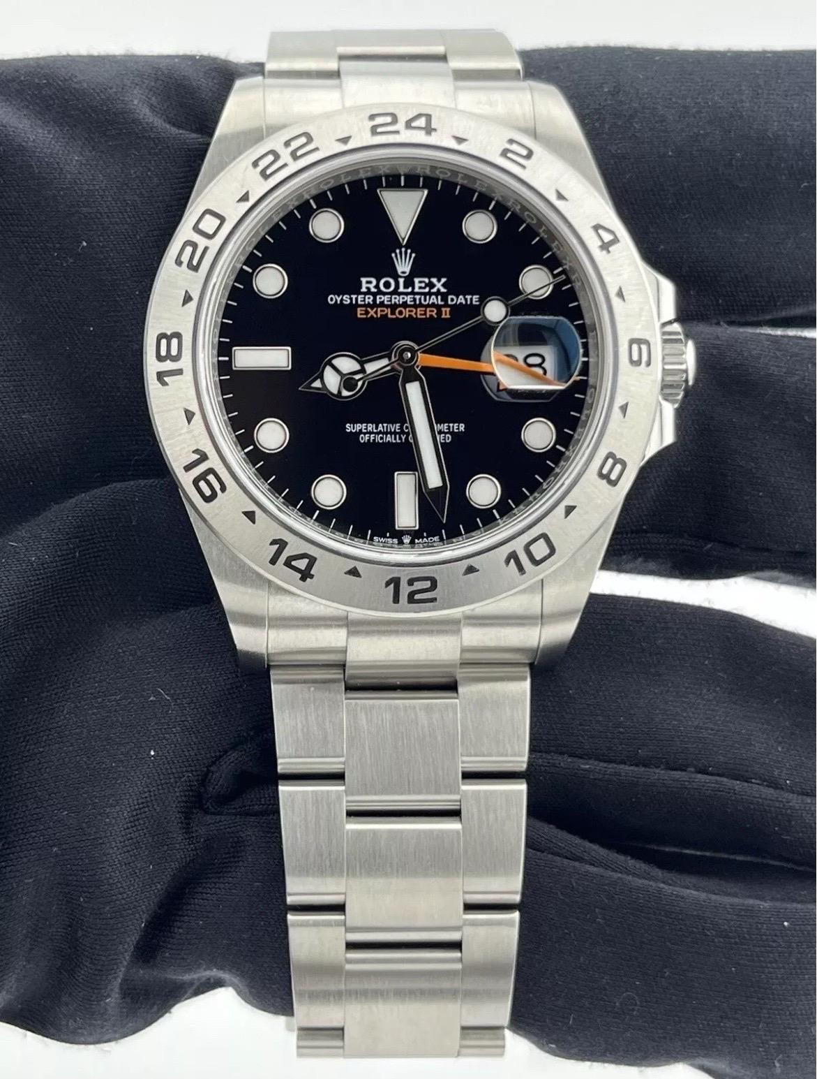 2023 MINT Rolex Explorer II 42mm 226570 Steel Black Dial Automatic Watch en vente 5