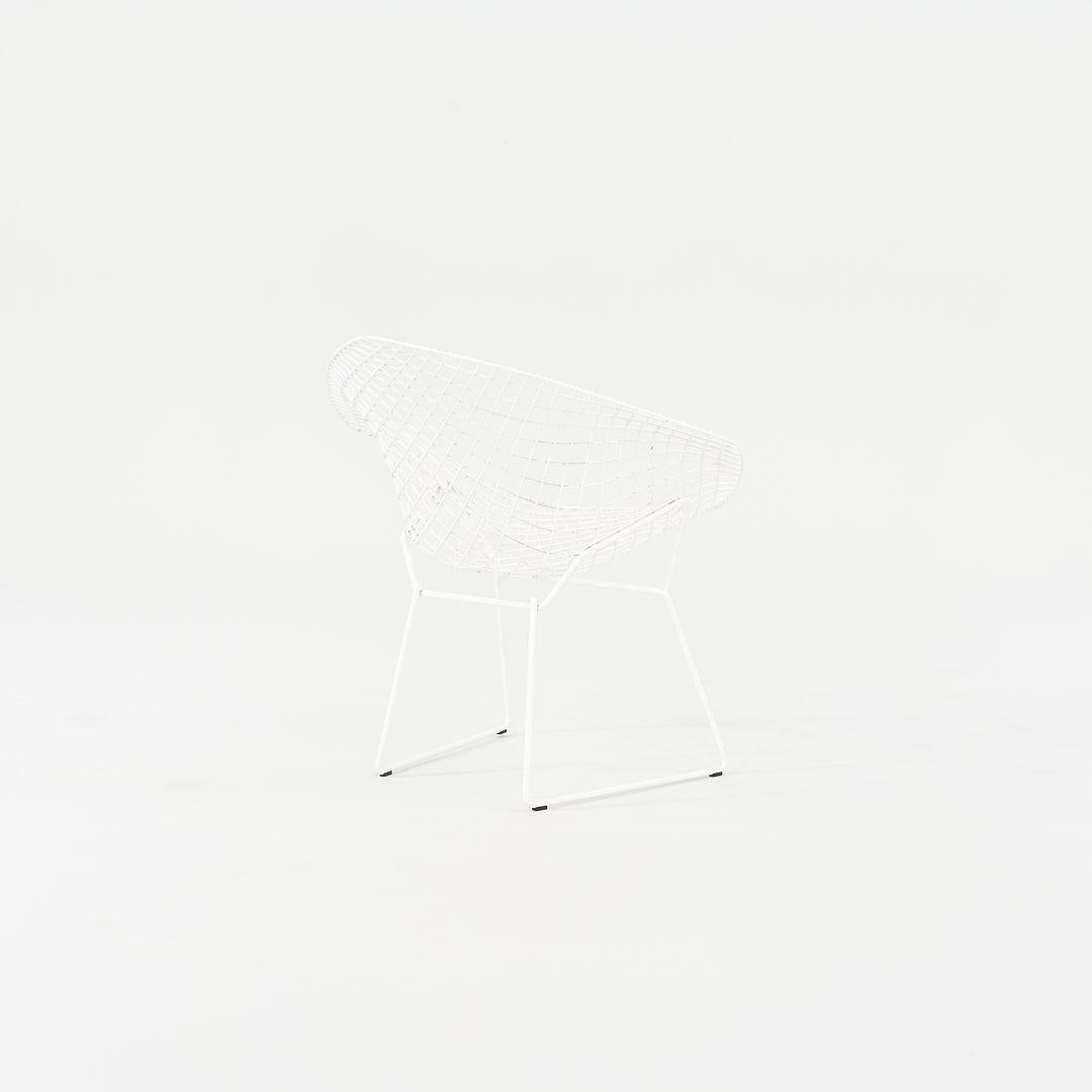 Paar Knoll Bertoia Diamant-Loungesessel in Weiß, Modell 421, 2023, Paar (amerikanisch) im Angebot