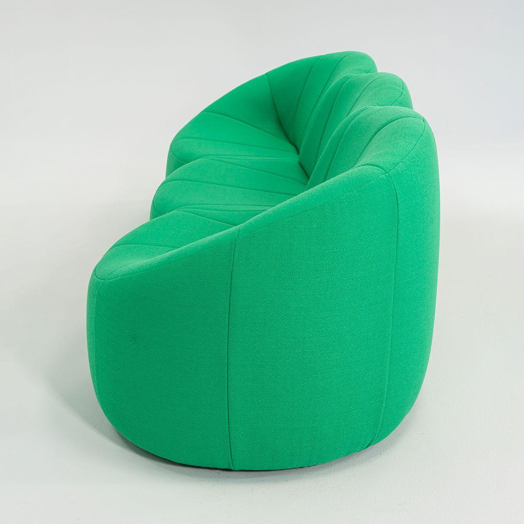 2023 Pierre Paulin para Ligne Roset Sofá / Settee grande de 3 plazas Calabaza Francés en venta