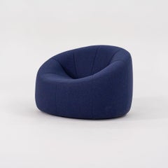 Fauteuil de salon en peau de rose en Divina Melange Cobalt Pierre Paulin pour Ligne Roset, 2023