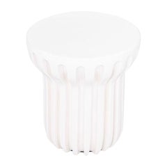 2023 Roche Bobois Mesa auxiliar / auxiliar alta Radian de cerámica en Blanc Brilliant