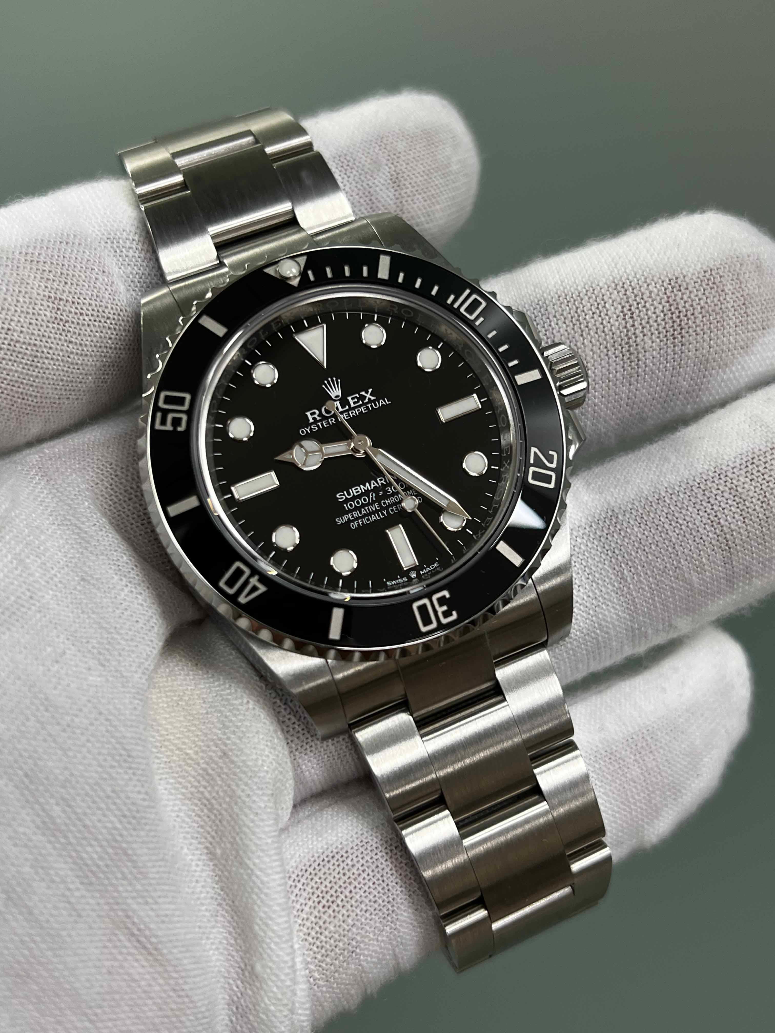 2023 Rolex 124060 Submariner 41mm Schwarz Keramik Edelstahl Box Papier im Zustand „Hervorragend“ in San Diego, CA