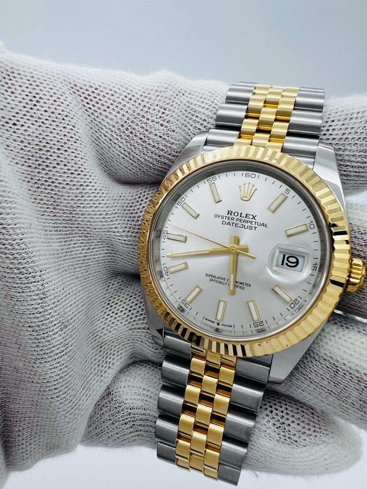 2023 Rolex 126333 Datejust 41 Silver Dial 18K Yellow Gold Stainless Box Paper en vente 2