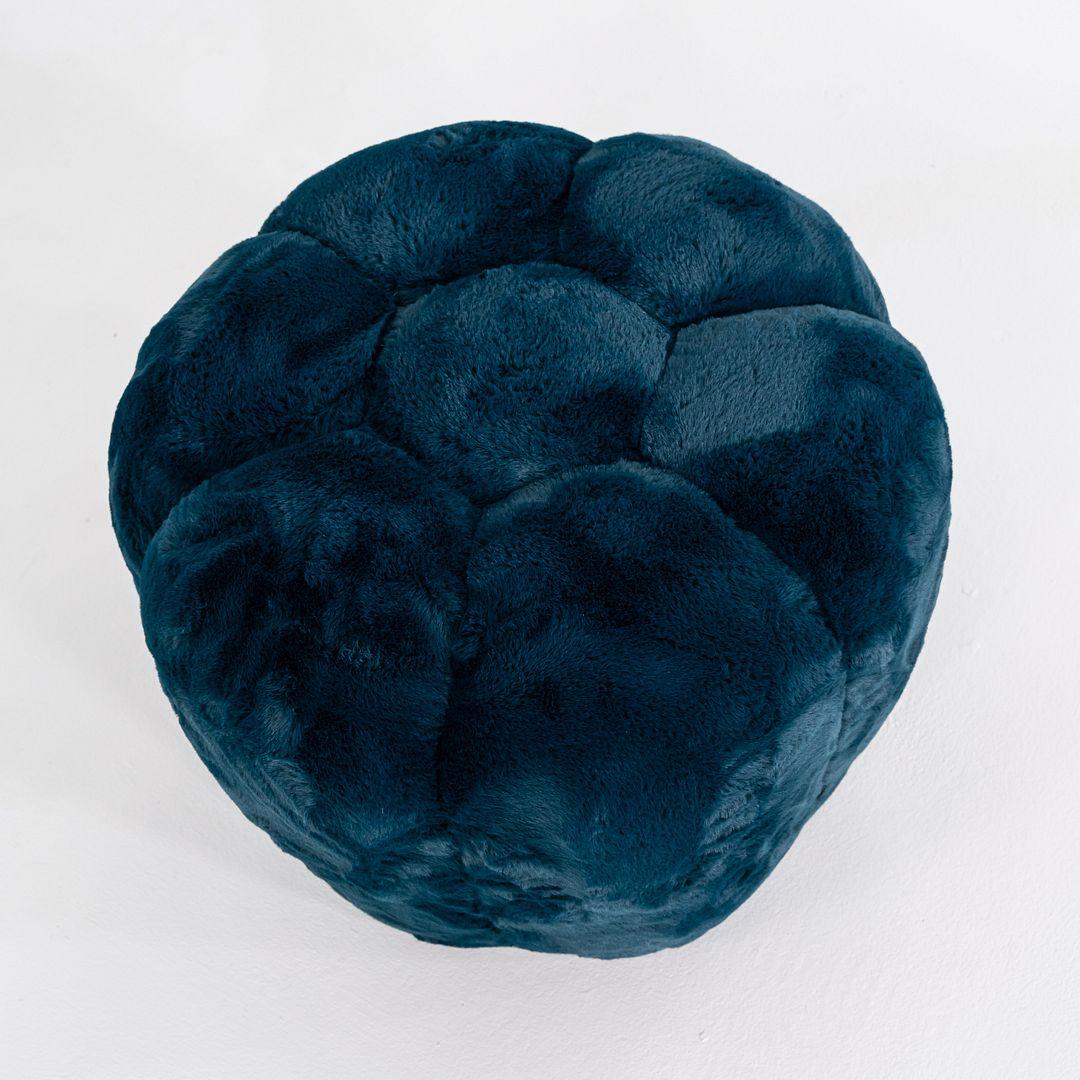 Schiuma 2023 Sacha Lakic per Roche Bobois Apexer Ottoman in Petrolio Blu in vendita