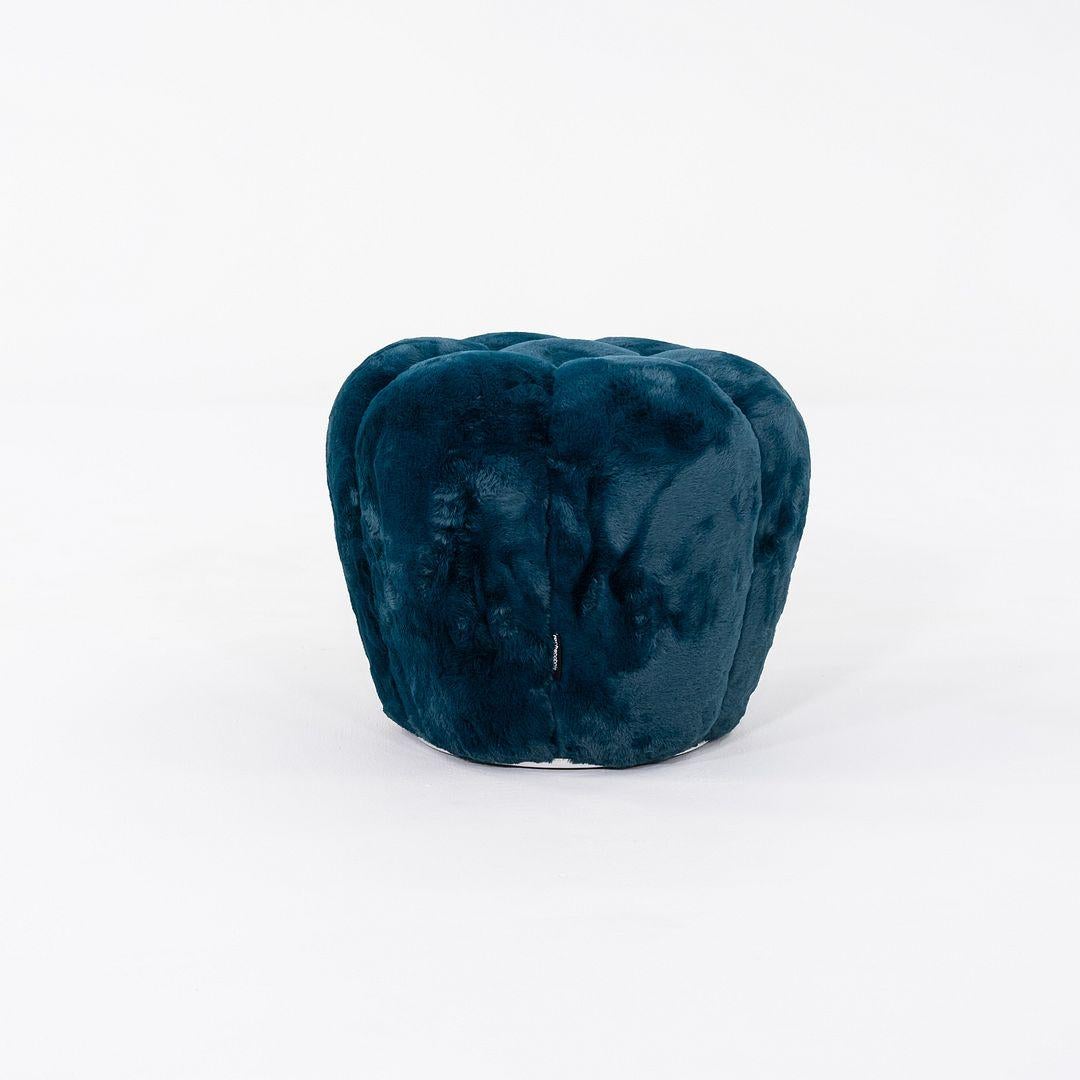 2023 Sacha Lakic per Roche Bobois Apexer Ottoman in Petrolio Blu in vendita 2