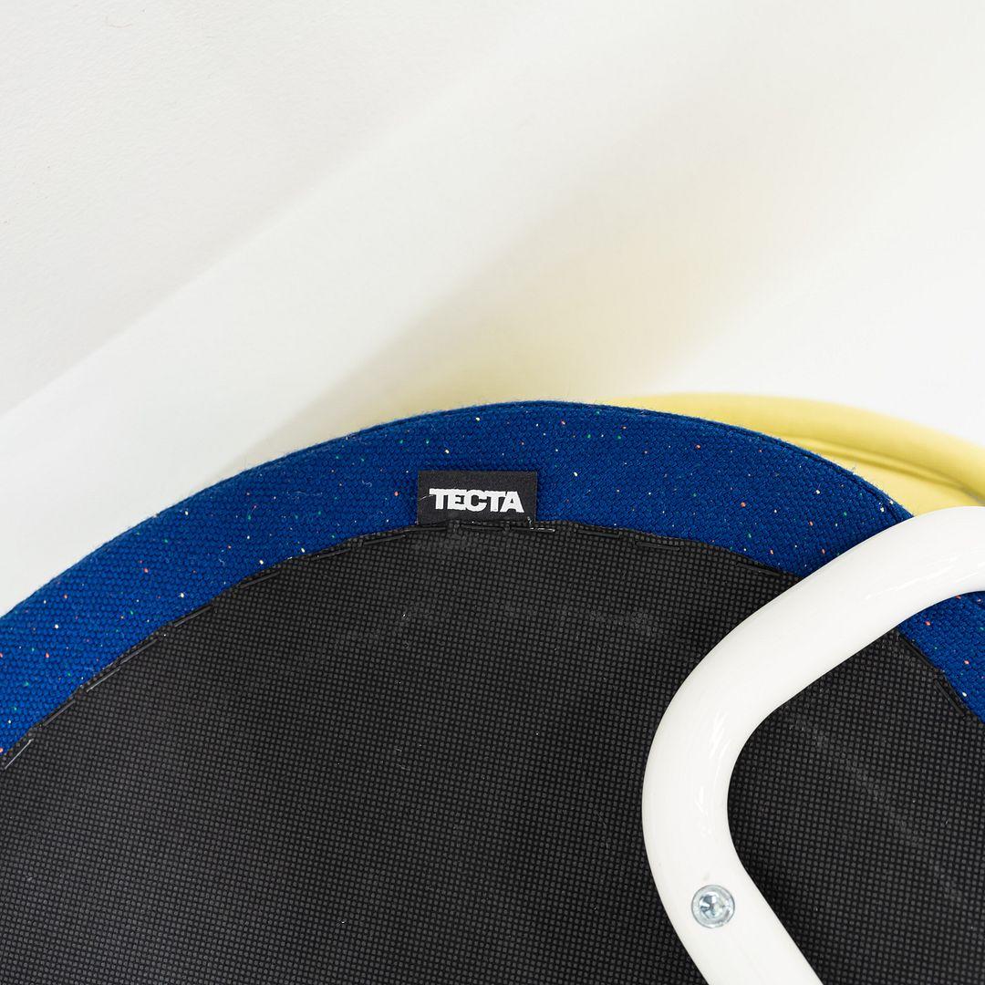 2023 Sillón de comedor Wolfgang Hartauer para Tecta D9 en tejido amarillo / azul en venta 5