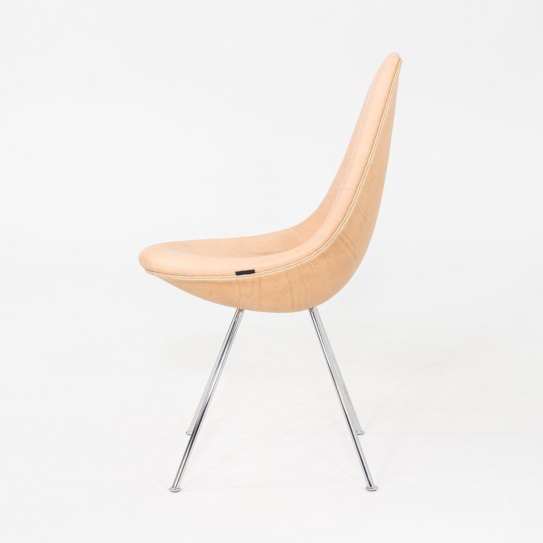 Moderne 2024 Arne Jacobsen for Fritz Hansen Drop Dining Chair en cuir rustique en vente