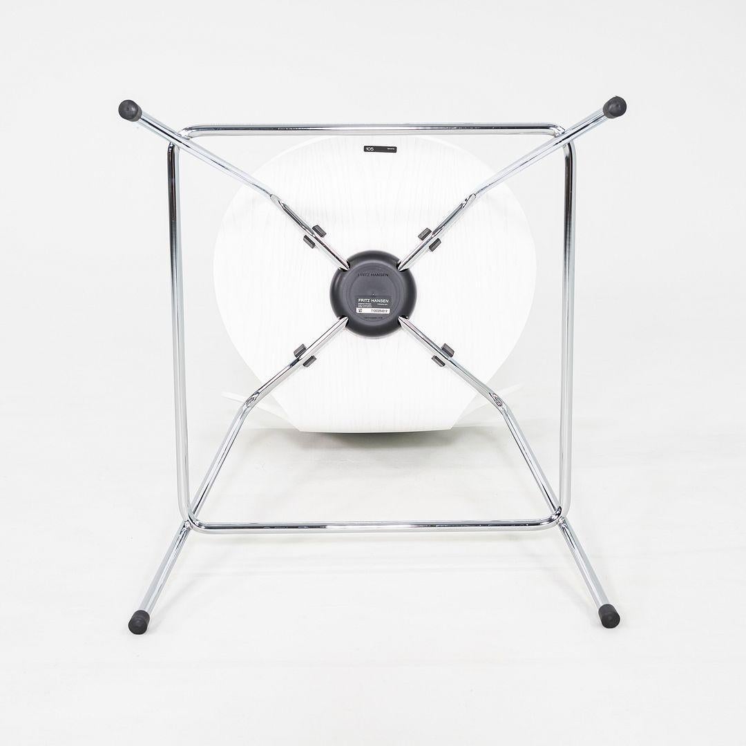 2024 Arne Jacobsen pour Fritz Hansen Tabouret de comptoir série 7 en frêne peint en vente 3