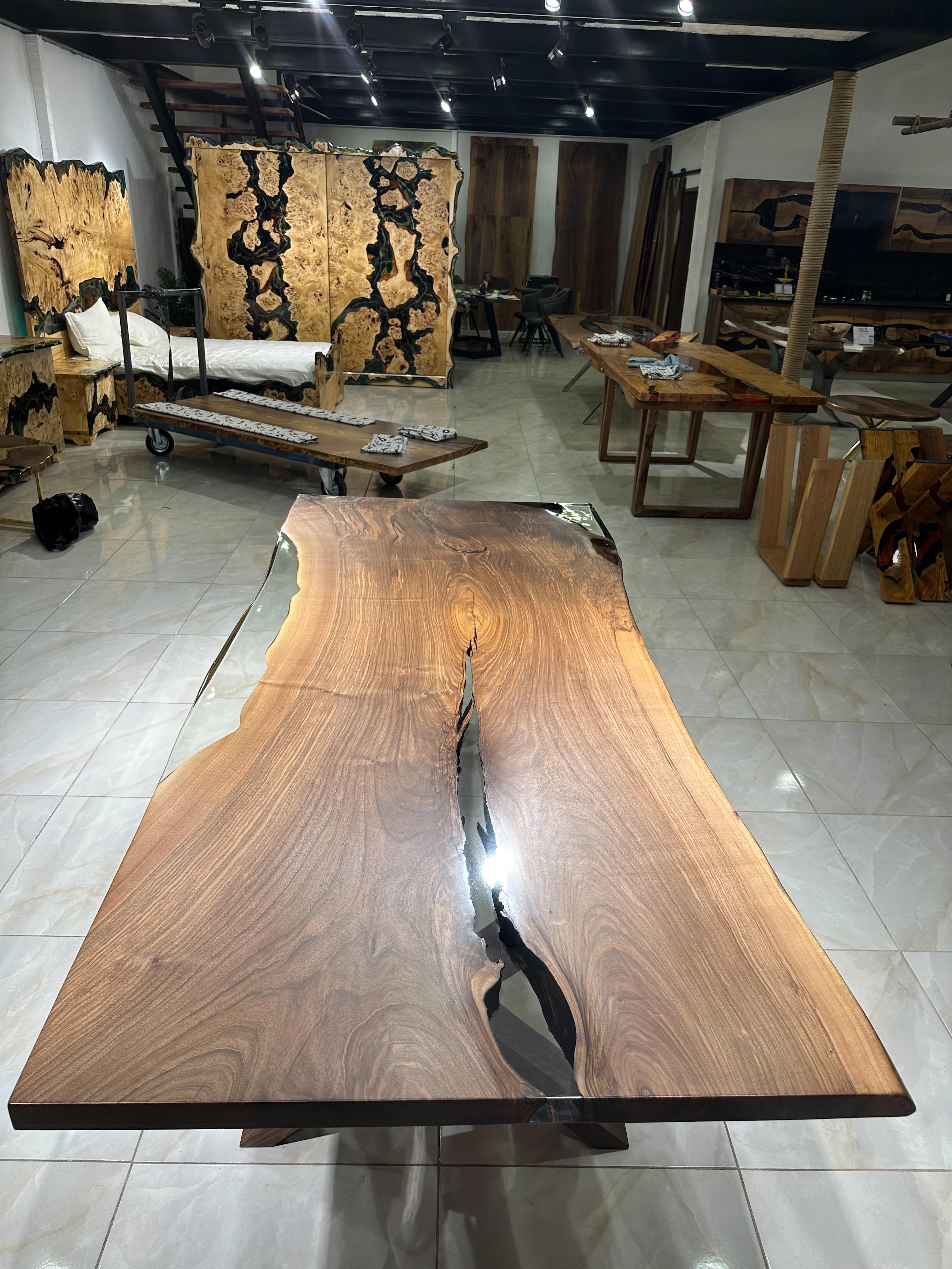 Contemporary 2024 Design Walnut Wood Custom Ultra Clear Epoxy Resin Live Edge Dining Table For Sale
