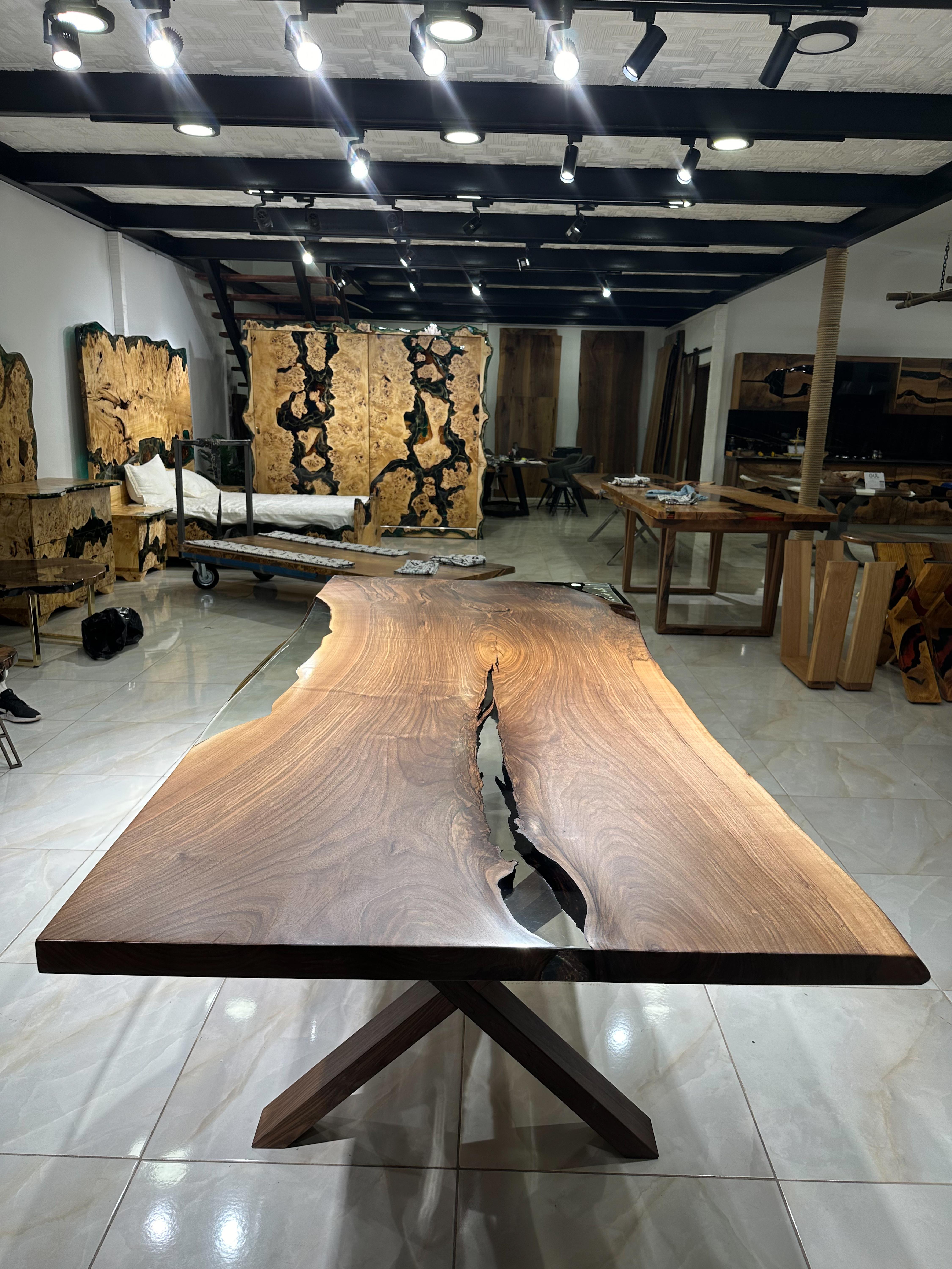 2024 Design Walnut Wood Custom Ultra Clear Epoxy Resin Live Edge Dining Table For Sale 1