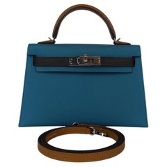 2024 Hermès Tricolor Bleu Jean/Ecorce/Sesame Epsom Mini Kelly PHW