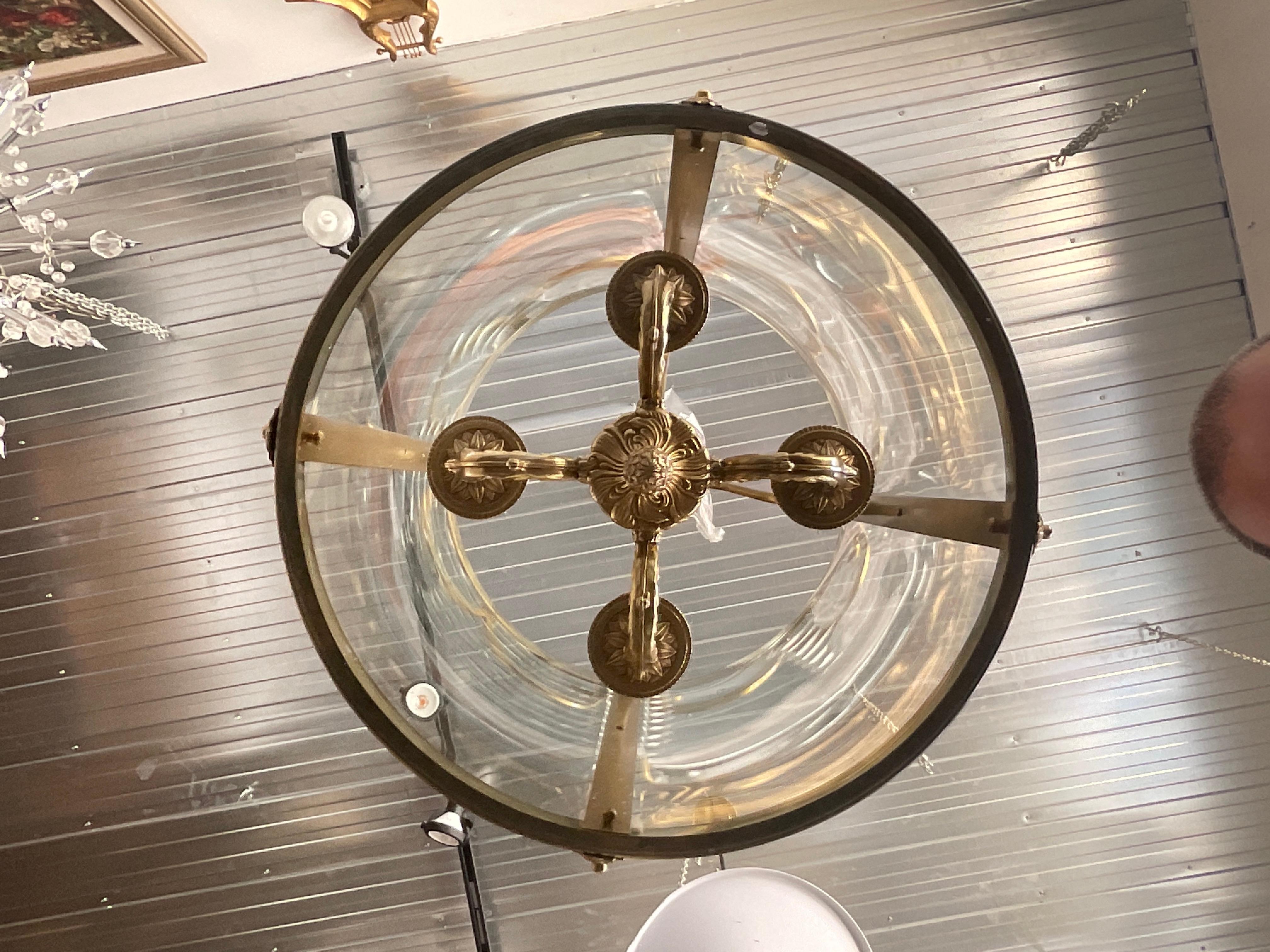 2024 Metropolitan Lighting Large Regency Style Brass Lantern For Sale 4