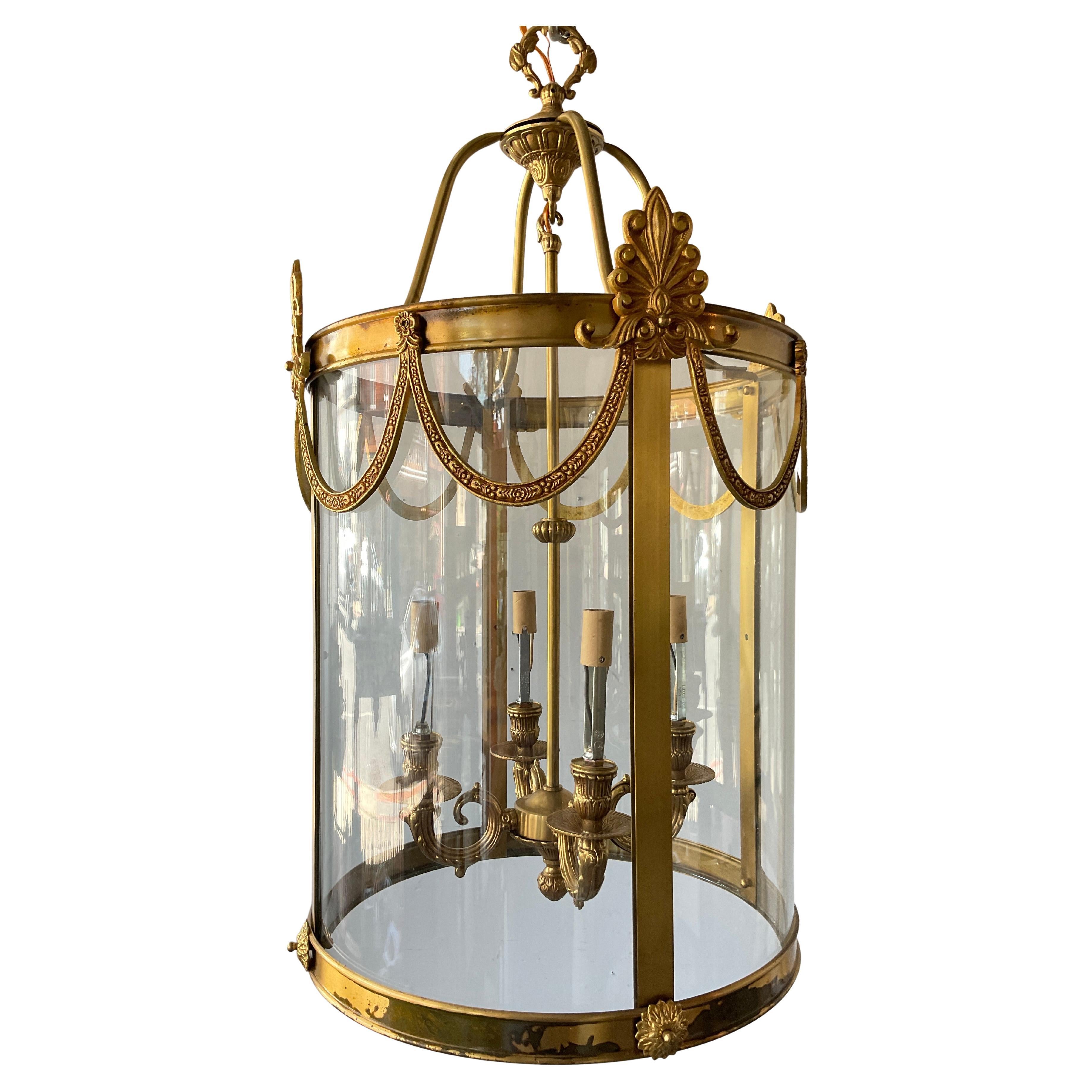 2024 Metropolitan Lighting Large Regency Style Brass Lantern For Sale