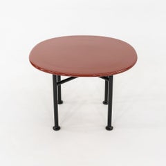 2024 OEO Studio para GUBI Mesa baja Carmel con tablero de color rojo rojizo 23 pulgadas