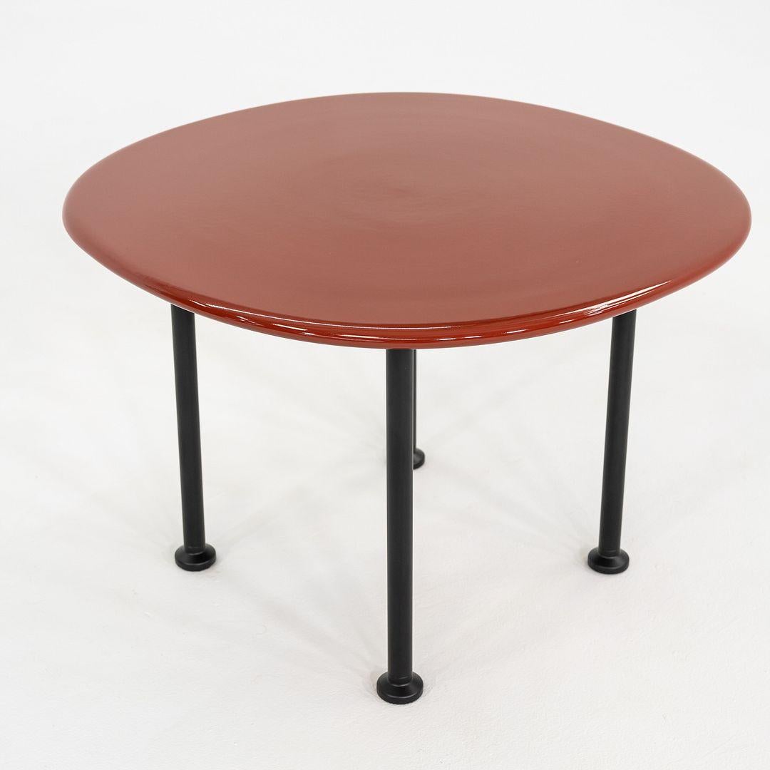2024 OEO Studio para GUBI Mesa baja Carmel con tablero de color rojo rojizo 23 pulgadas en venta 1