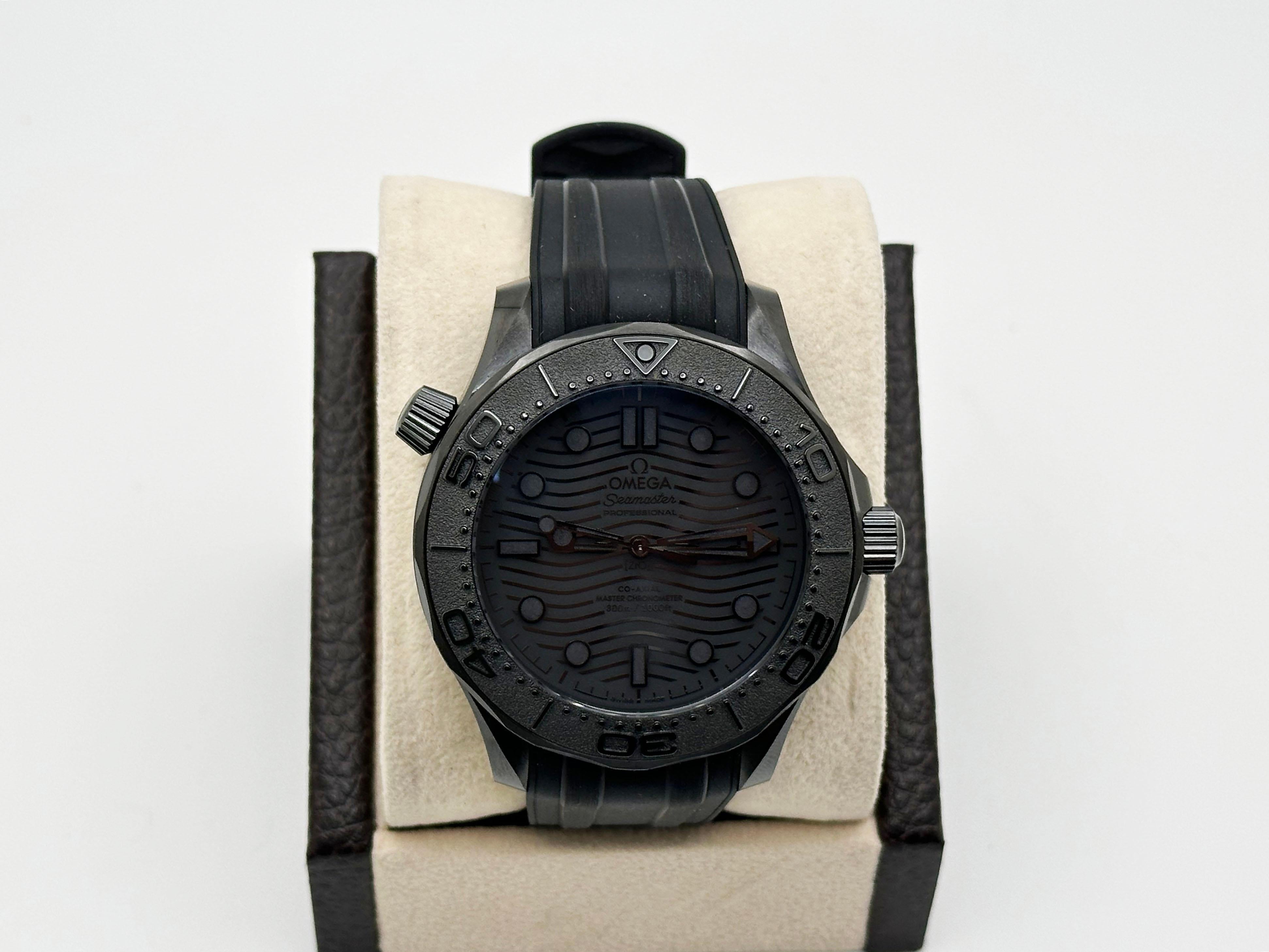 2024 Omega Seamaster Diver 210.92.44.20.01.003 Black Ceramic 43.5mm Box Paper Pour hommes en vente