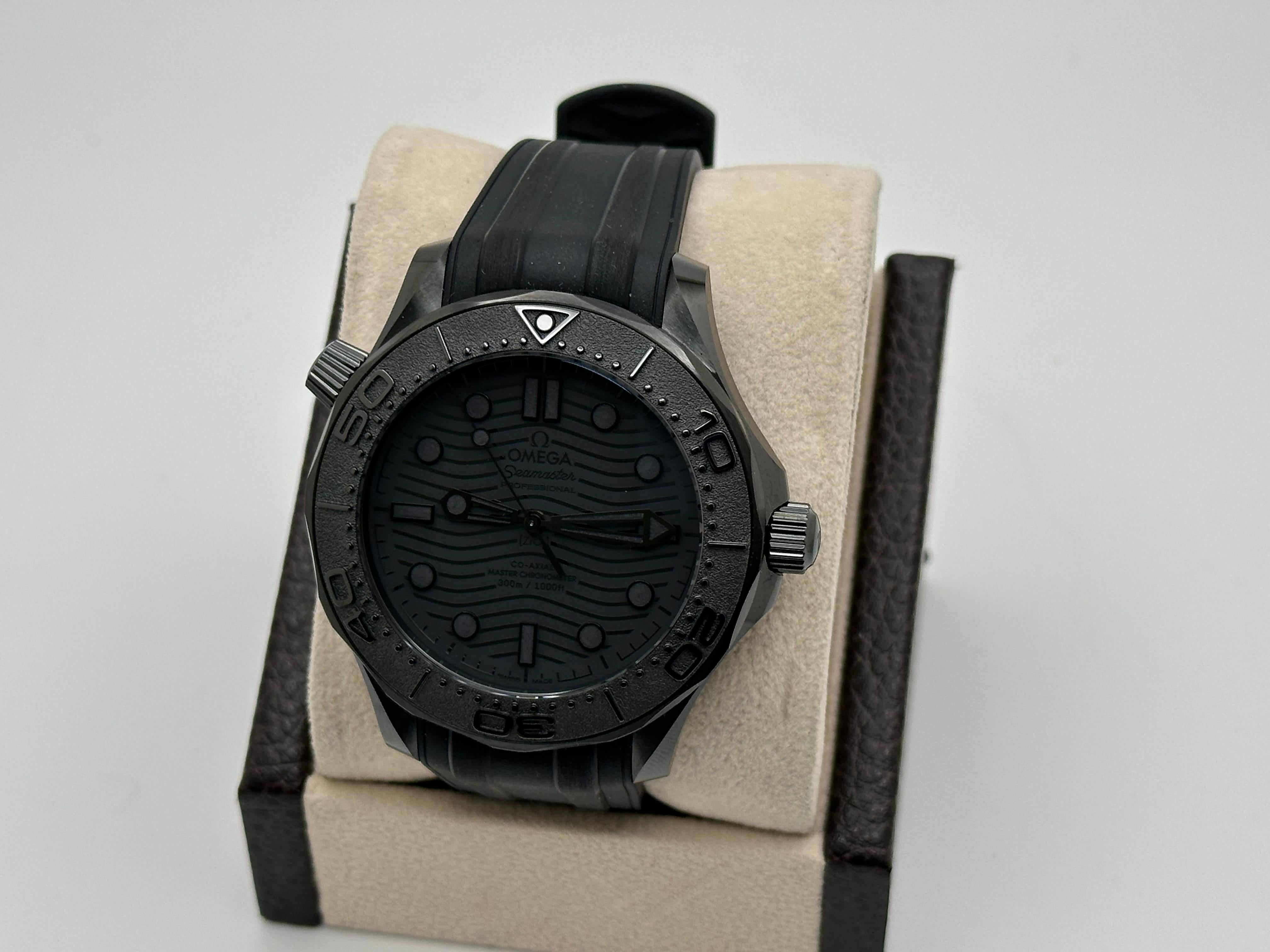 2024 Omega Seamaster Diver 210.92.44.20.01.003 Black Ceramic 43.5mm Box Paper en vente 1