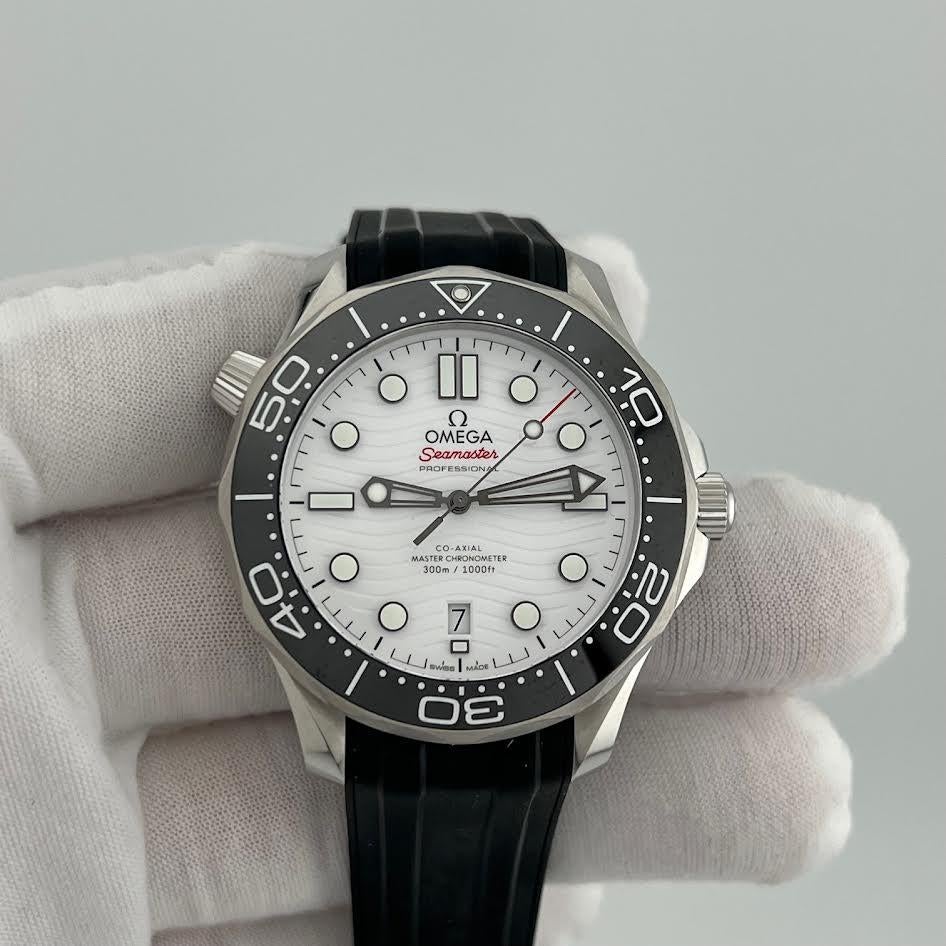 2024 OMEGA Seamaster Diver 300M 210.32.42.20.04.001 42mm White Dial Box Paper For Sale 2