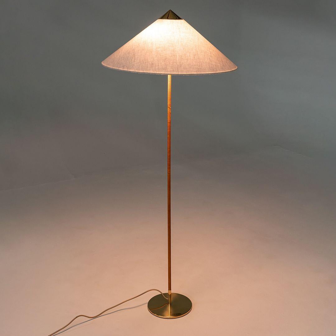 2024 Paavo Tynell for GUBI 9602 Floor Lamp ‚ÄúChinese Hat‚Äù with Canvas Shade in vendita 5