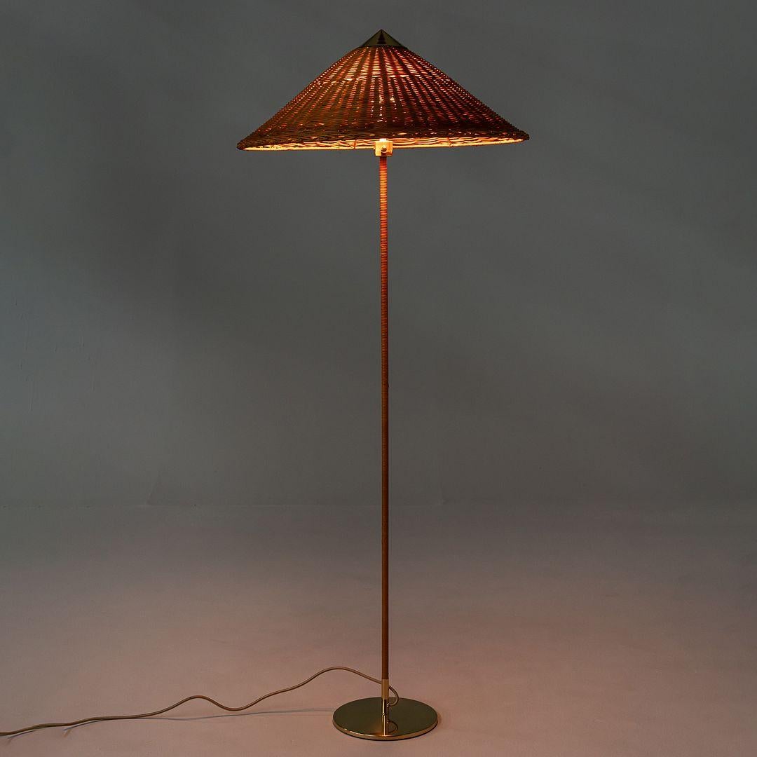 2024 Paavo Tynell per Gubi 9602 Lampada da terra 