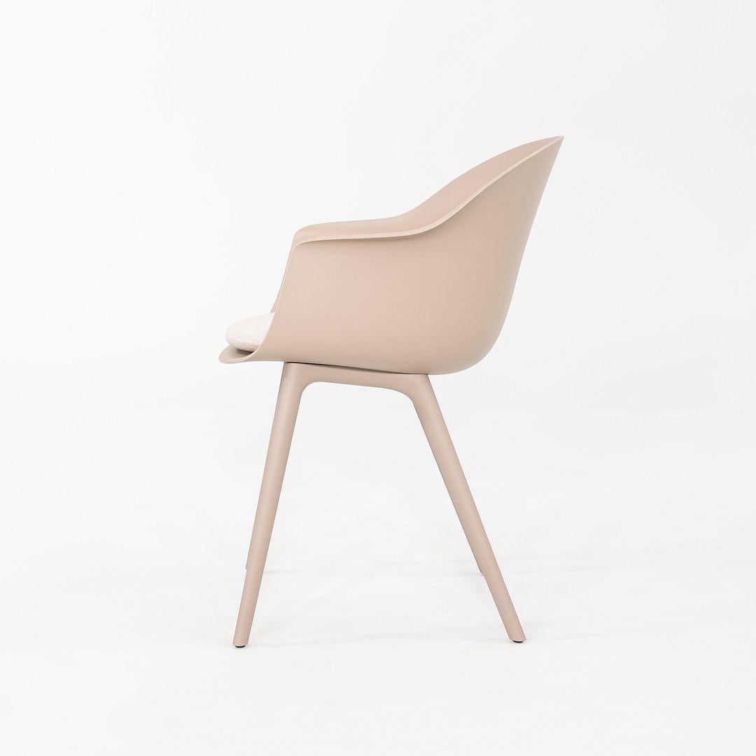 2024 Coppia di sedie da pranzo per esterni GamFratesi for Gubi Bat in beige in vendita 3