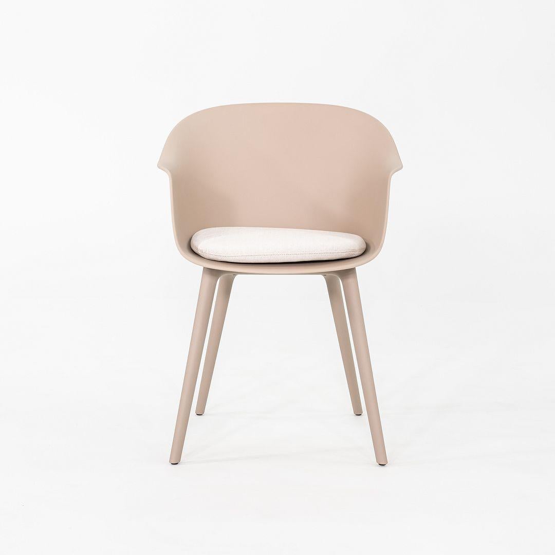 Moderno 2024 Coppia di sedie da pranzo per esterni GamFratesi for Gubi Bat in beige in vendita