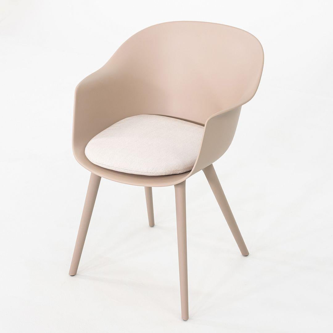 italien Paire de chaises de salle à manger d'extérieur GamFratesi pour GUBI Bat beige 2024 en vente