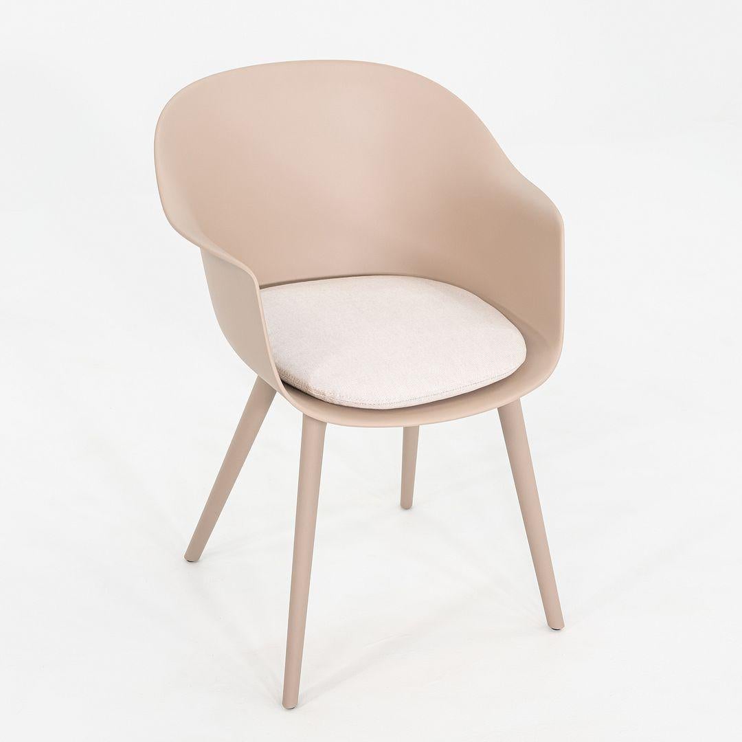 2024 Coppia di sedie da pranzo per esterni GamFratesi for Gubi Bat in beige In condizioni buone in vendita a Philadelphia, PA