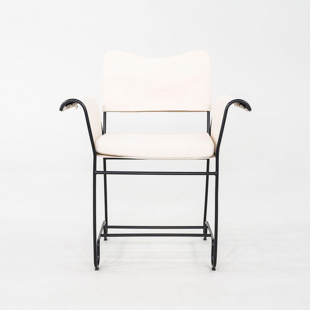 Il s'agit d'une paire de chaises de salle à manger Tropique, conçues à l'origine par Mathieu Mategot pour Gubi en 1951. Ces exemples particuliers ont été produits au Danemark en 2024. Leur cadre est constitué de tiges en acier inoxydable et leur