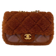 2024: Rara borsa Chanel Teddy Mini Flap firmata Virginie Viard