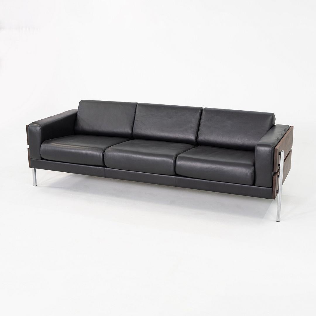2024 Robin Day for Case Three Seat Forum Sofa in Walnut and Black Leather In Good Condition For Sale In Philadelphia, PA