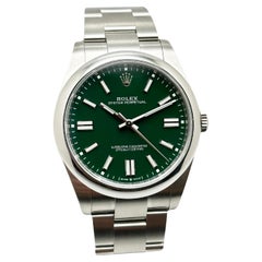 Rolex Oyster Perpetual 124300 41mm Green Dial Stainless Steel Box Paper 2024