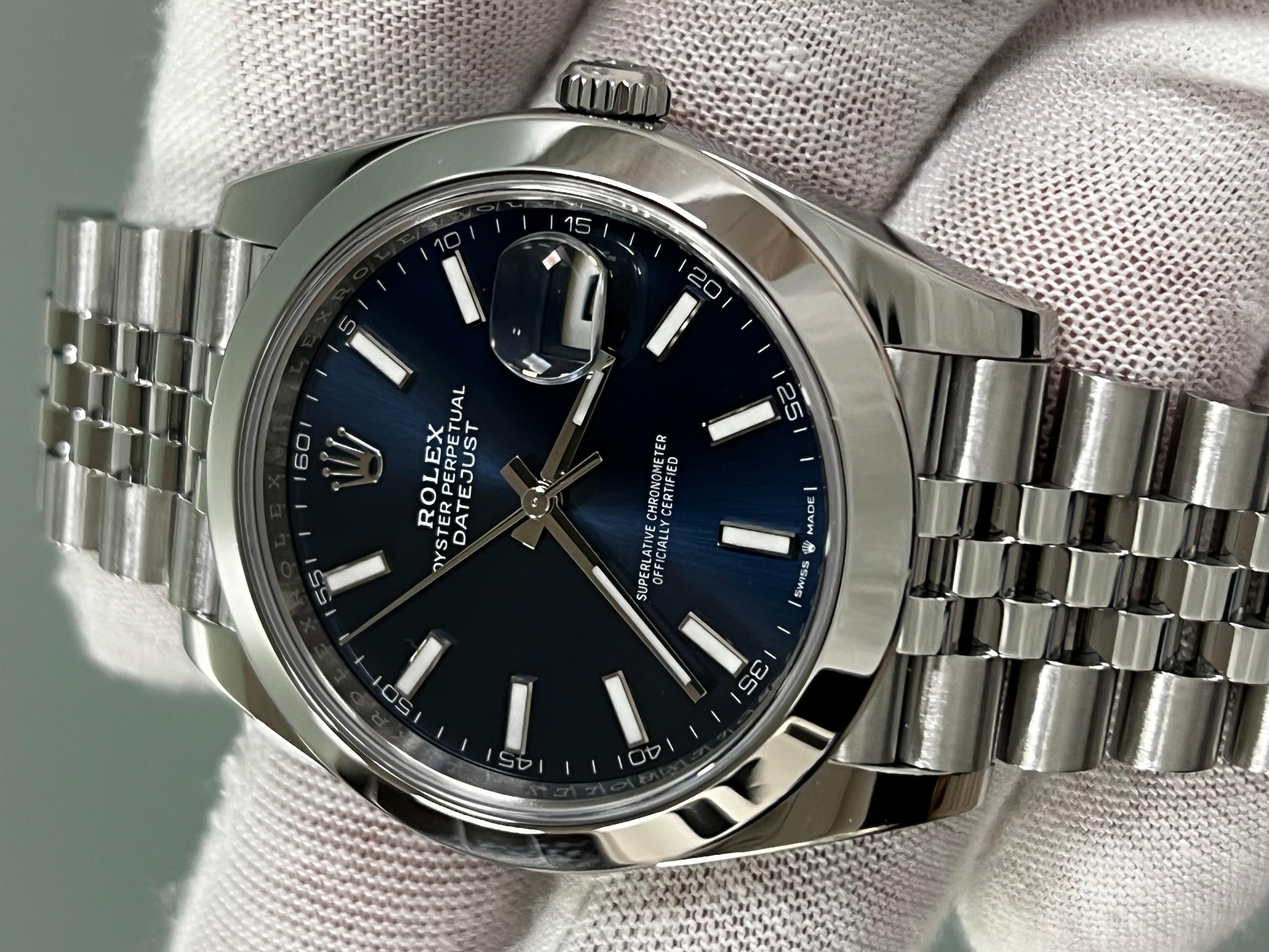 Rolex 126300 Jubiläum Datejust 41 Blaues Zifferblatt Edelstahl Box Papiere 2024 1