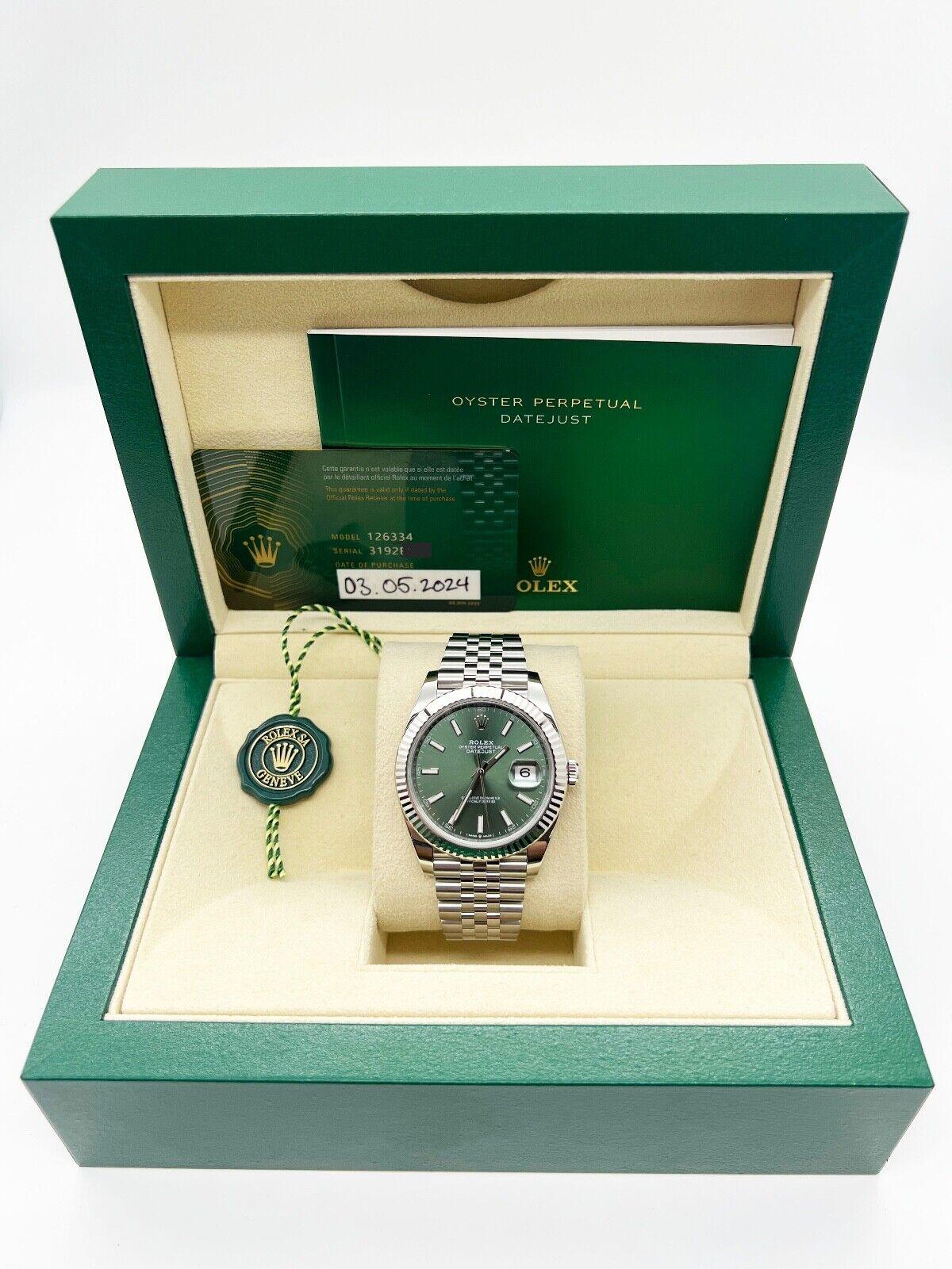 Style Number: 126334



Serial: 3192E***



Year: 2024

 

Model: Datejust 41

 

Case Material: Stainless Steel

 

Band: Stainless Steel Jubilee

 

Bezel: 18K White Gold

 

Dial: Mint Green

 

Face: Sapphire Crystal

 

Case Size: 41mm

