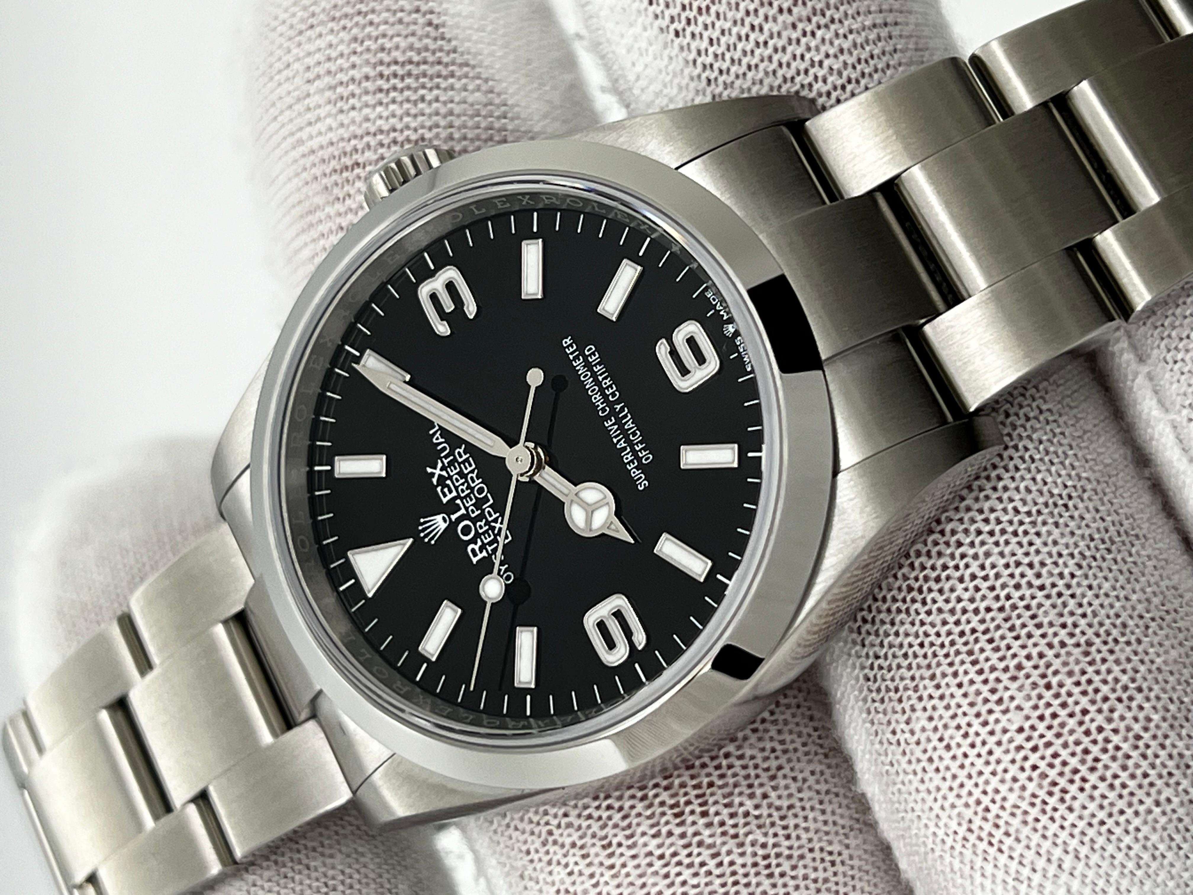 2024 Rolex 36mm 124270 Explorer Schwarzes Zifferblatt Edelstahl Box Papier im Zustand „Hervorragend“ in San Diego, CA