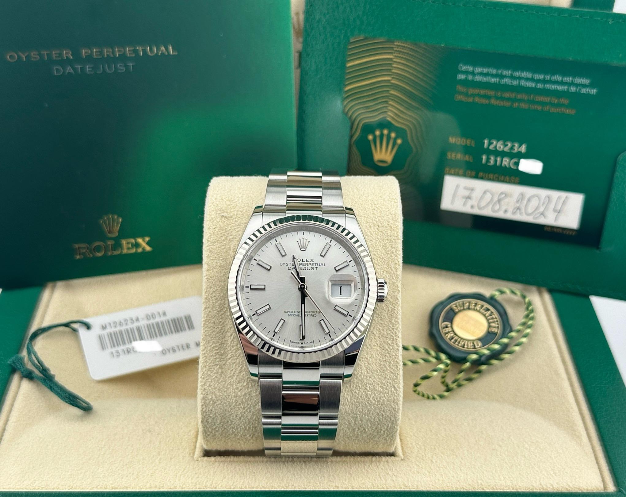 Número de estilo: 126234

De serie 131RC***

Año: 2024

Model No: Rolex Datejust 36

Material de la caja: Acero inoxidable

Banda: Acero inoxidable

Bisel: Bisel estriado de oro blanco de 18 quilates

Esfera: Plateada

Cara: Cristal de