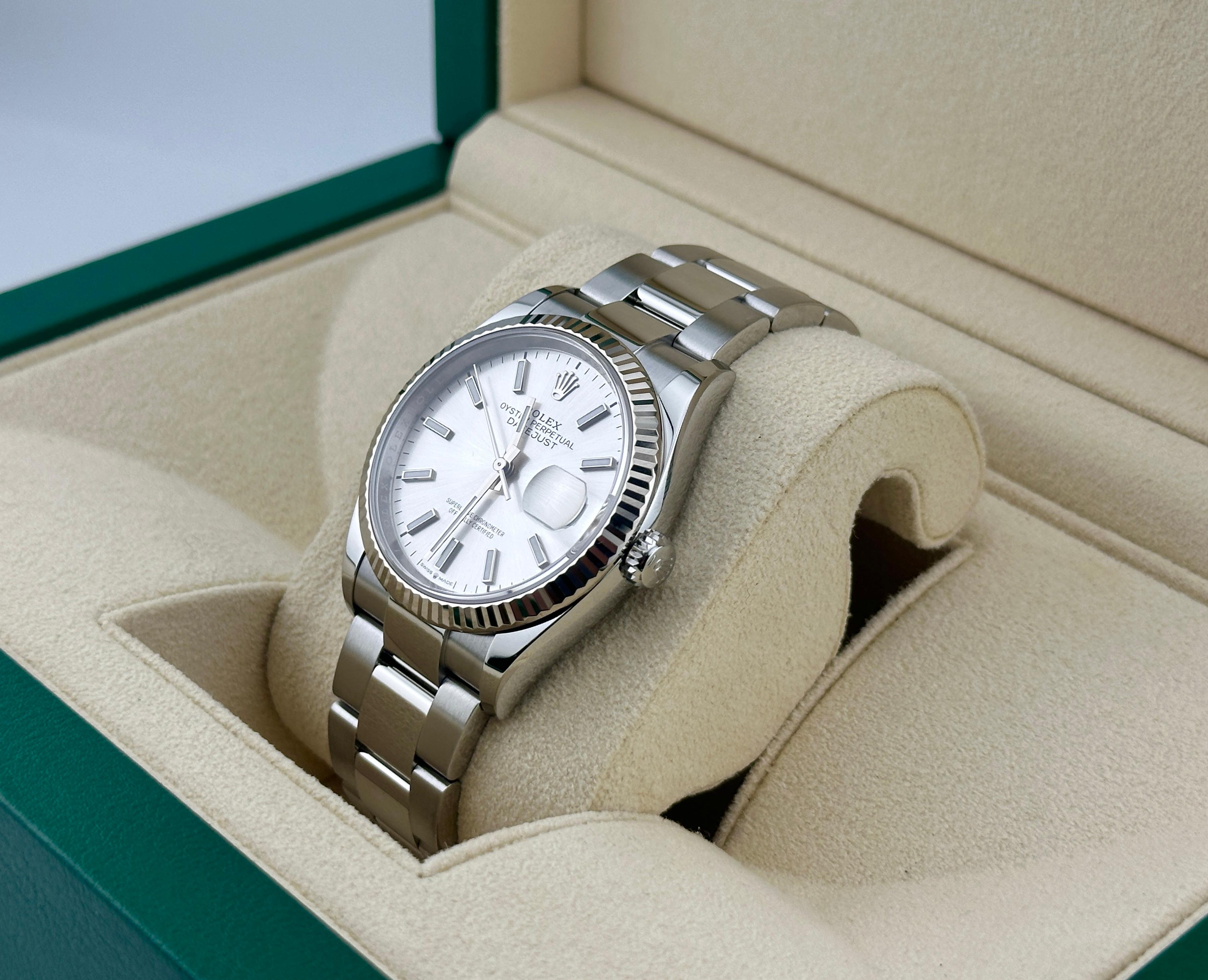 2024 Rolex Datejust 126234 36mm Esfera plateada Acero inoxidable Caja de oro de 18 quilates Papel en venta 4